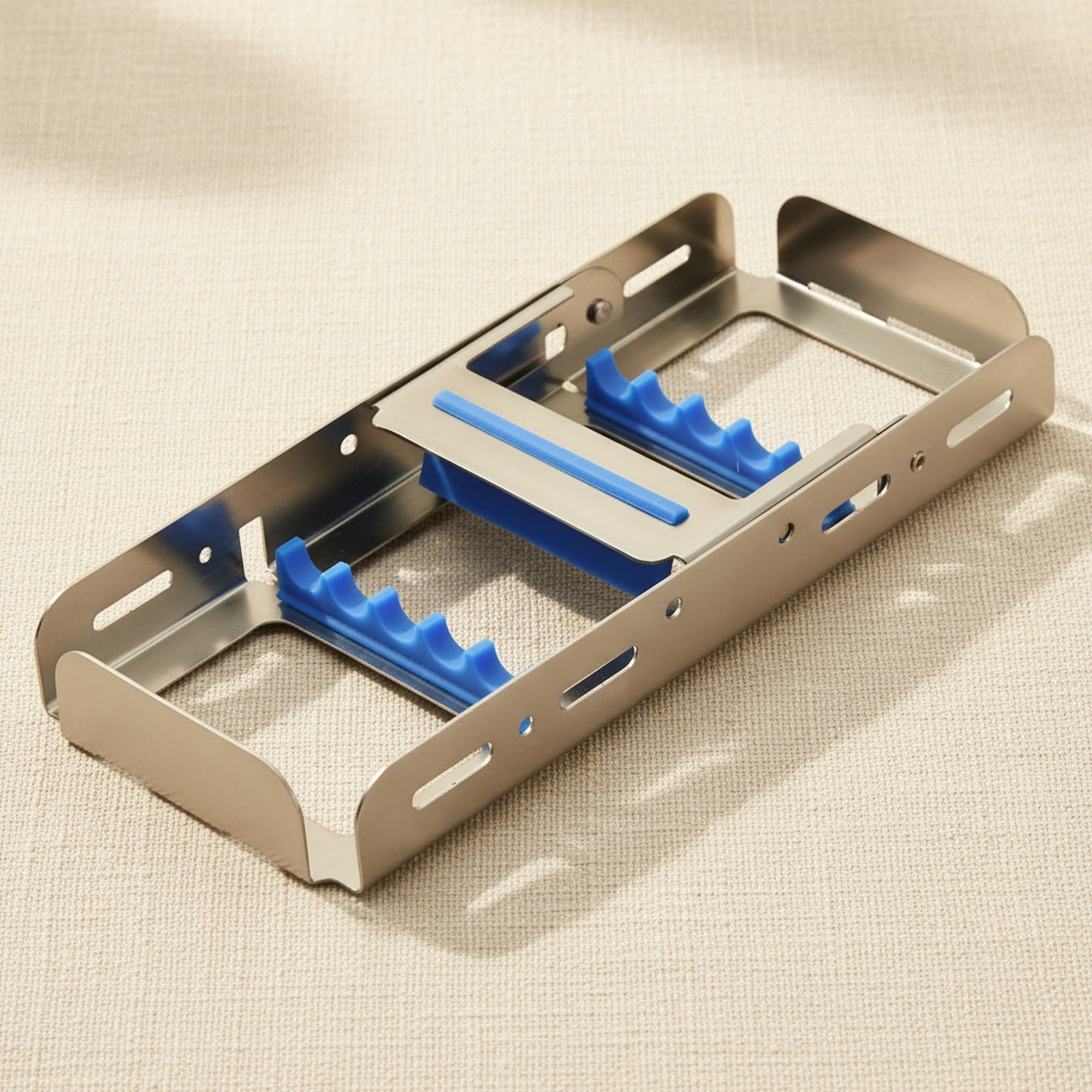 Locking Instrument Sterilisation Cassette for 5 Tools, 19 cm
