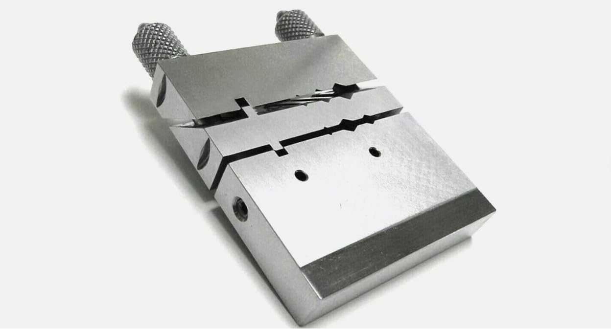 Professional Jewelers Miter Jig Filing Block with Chenier Joint Cutting Tool, Precision Metal Vise | Jewellery Making Tools | Toolsmith Ltd UK