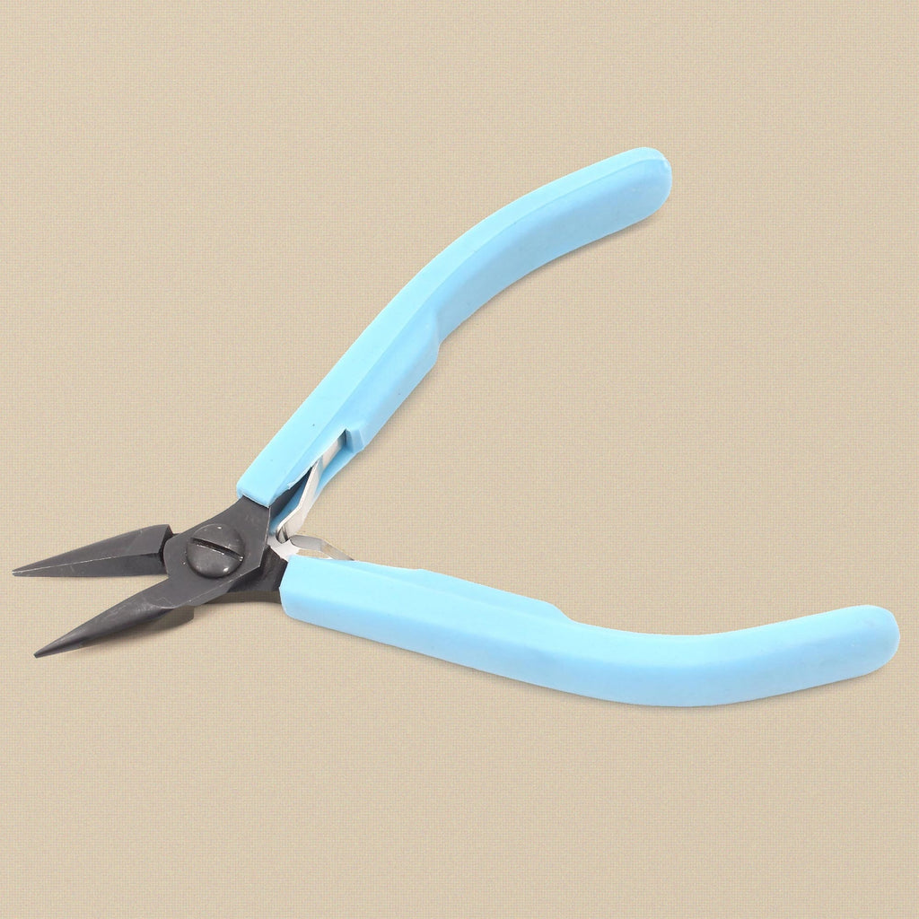 Economy chain nose pliers seen from the side
