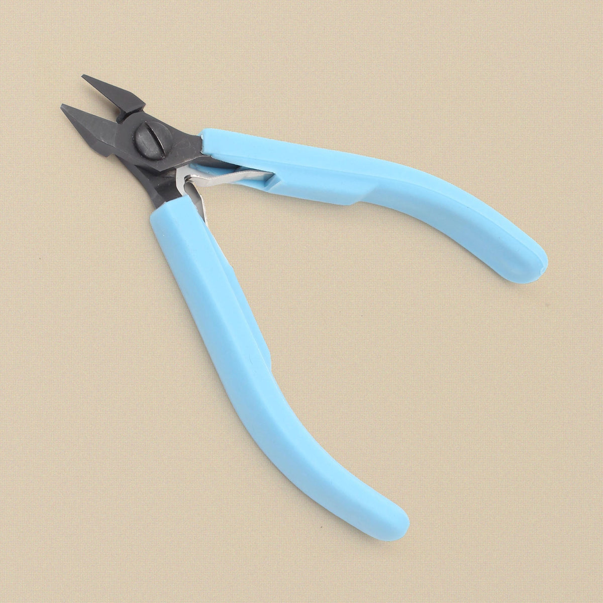Economy flush cutter pliers with light blue handles, 120 mm