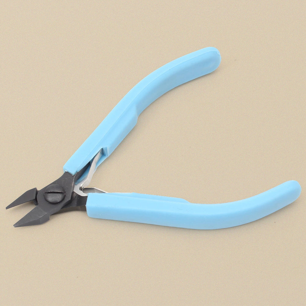 Economy flush cutter pliers seen from the side