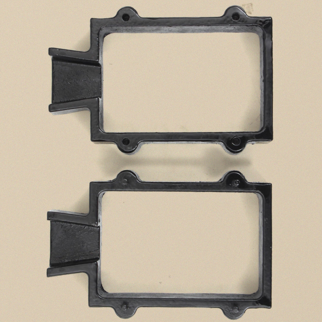 The cope and drag halves separated, from above