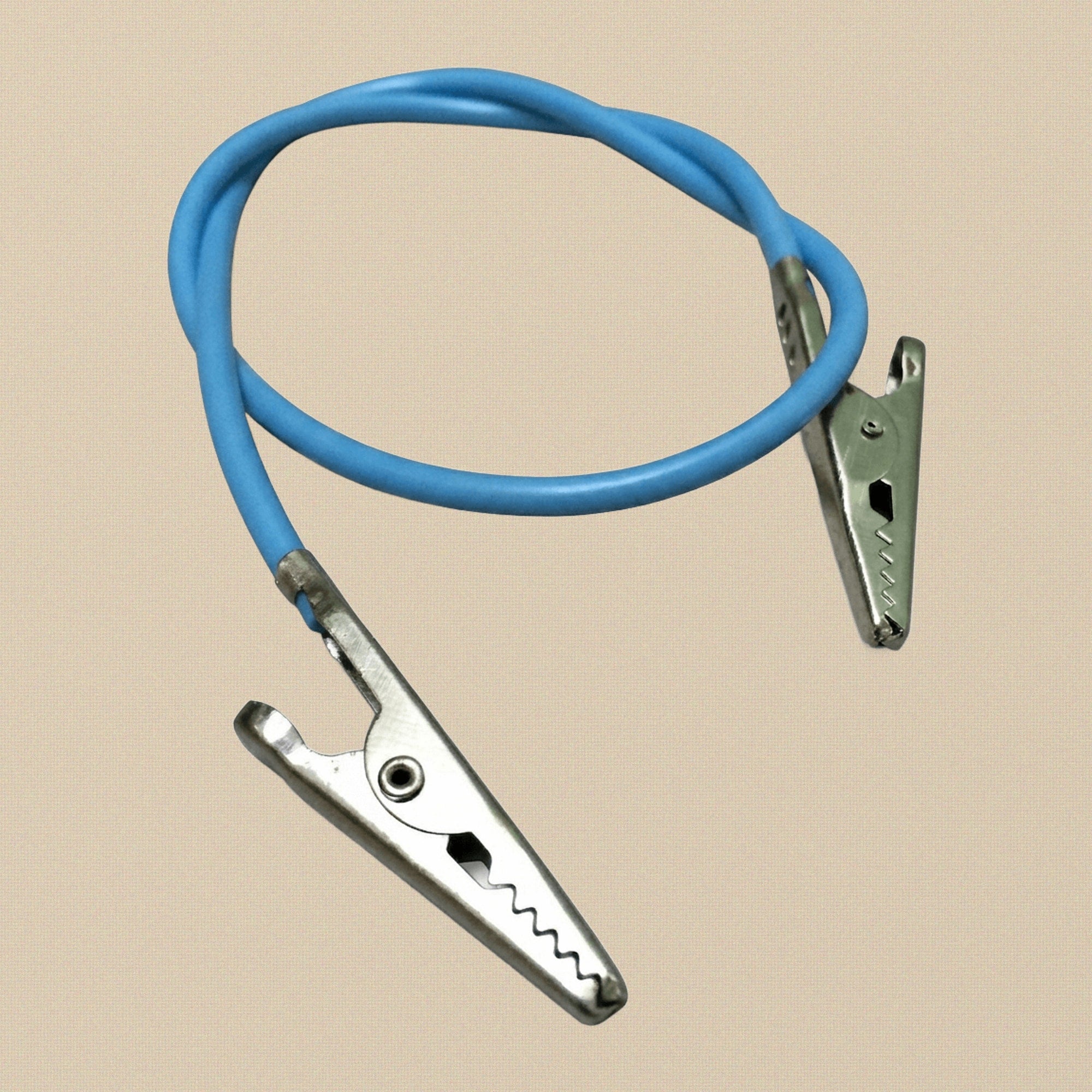 Dental Bib Holder with 16-inch Silicone Chain and Steel Crocodile Clips — Light Blue