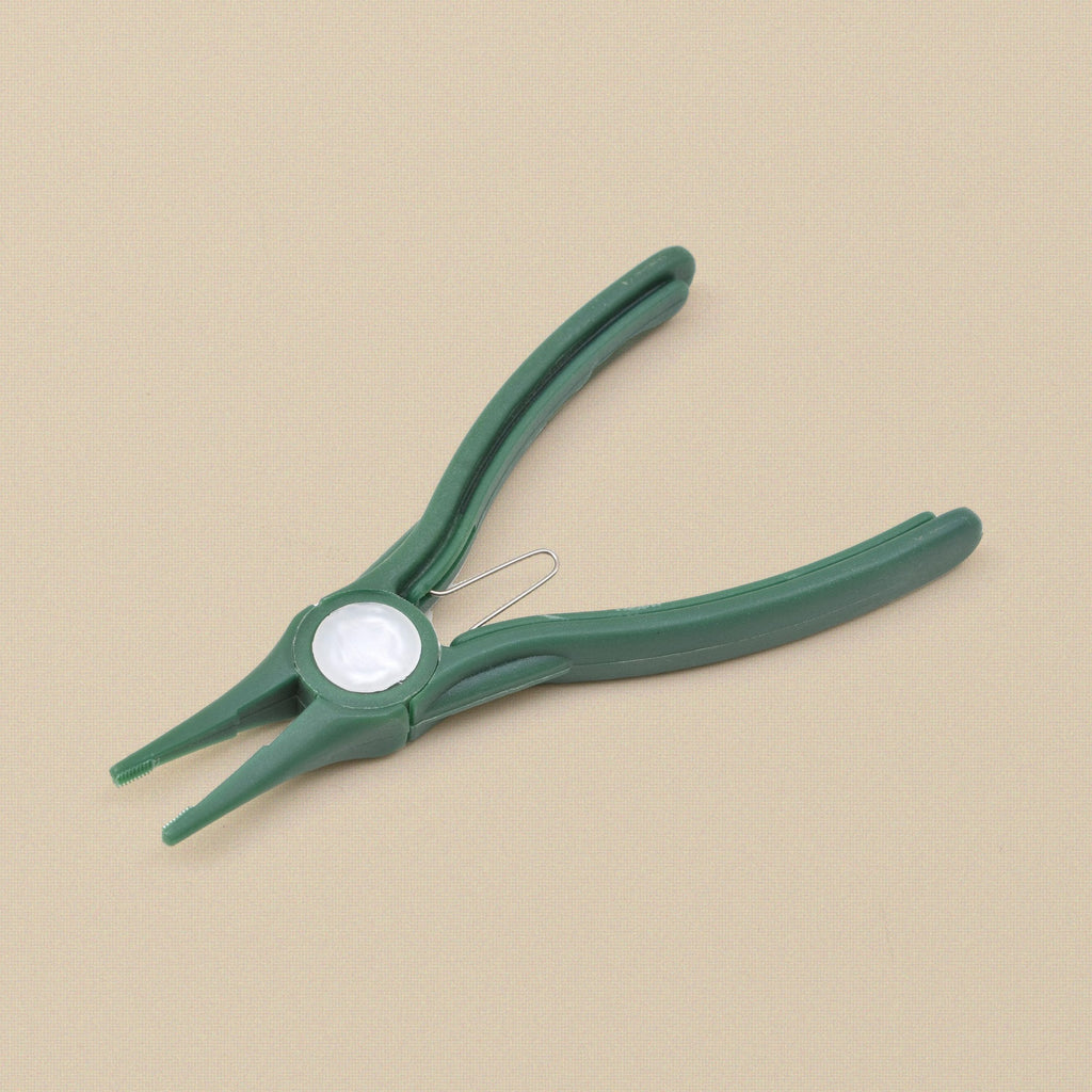 Green nylon plastic chain nose pliers, 146 mm