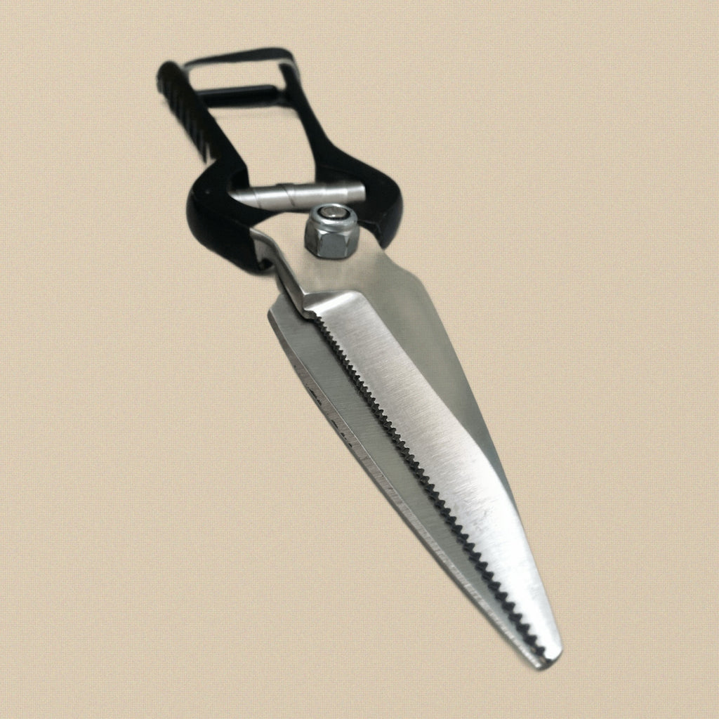 Side profile of the veterinary hoof shears, highlighting the blade thickness and joint.