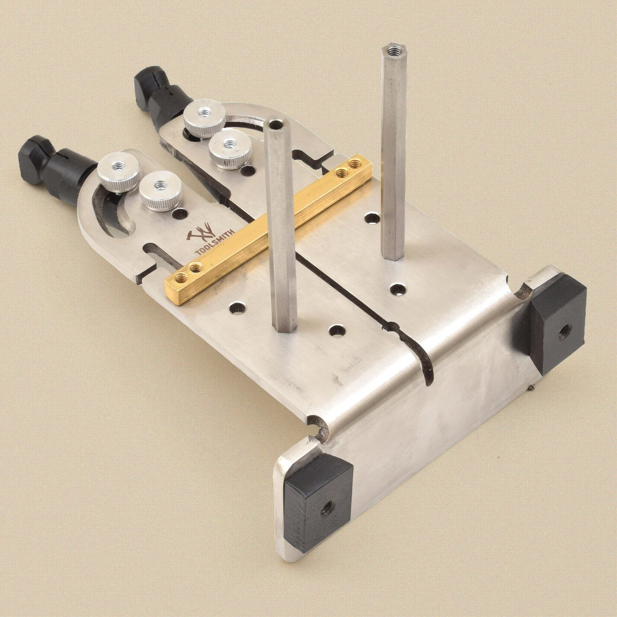 Sawing plate from the side showing the brass fence, guide posts and clamp