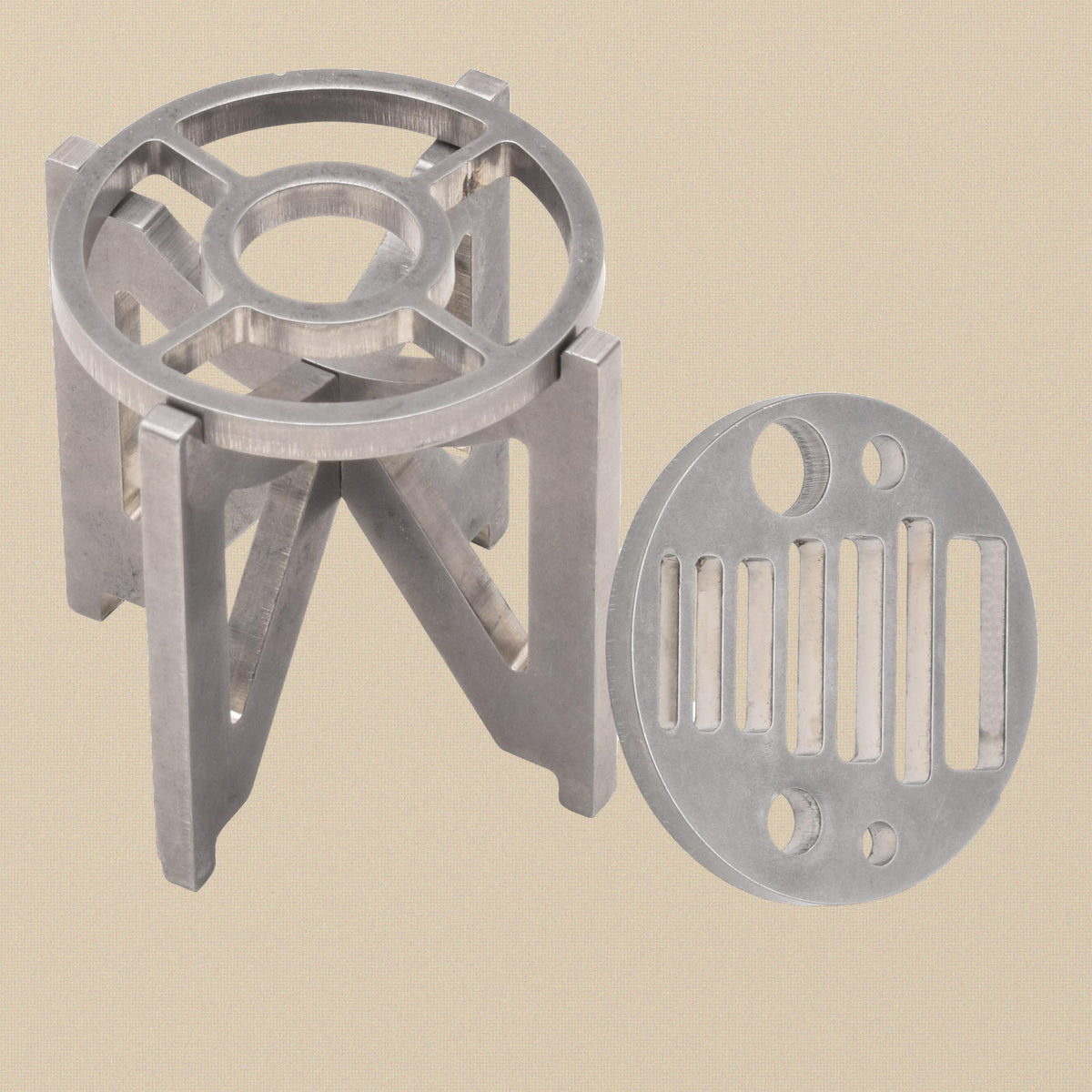 Titanium soldering stand assembled with a disc fitted