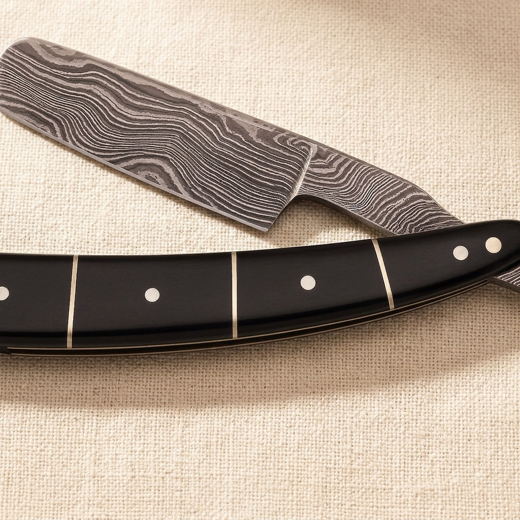 Damascus Steel Straight Razor, 70mm Blade, with Bull Horn Handle | Straight Razor | Toolsmith Ltd UK