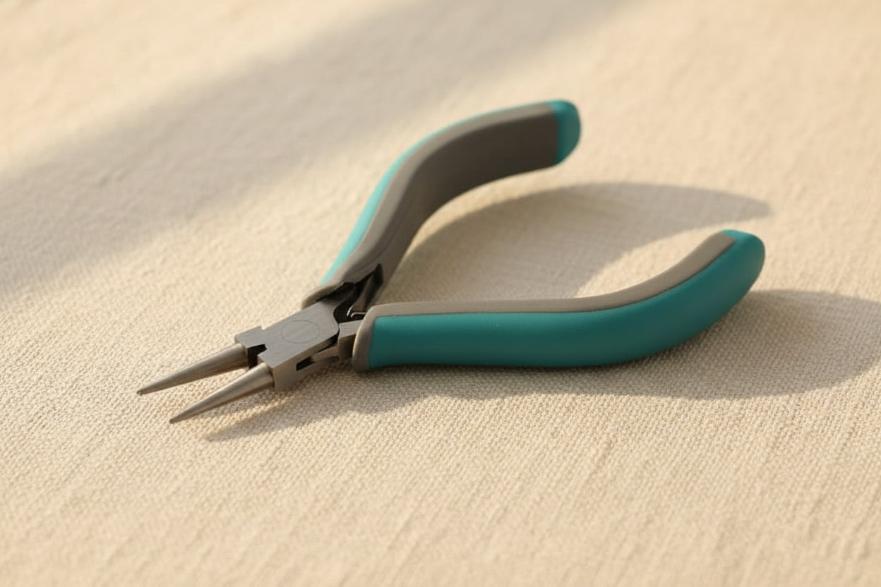 Round Nose Pliers, 4.75 Inch, Stainless Steel, Slim Ergonomic Two Toned Grips, Phthalate Free, Jewellers Hobby Tool | Jewellery Making Tools | Toolsmith Ltd UK