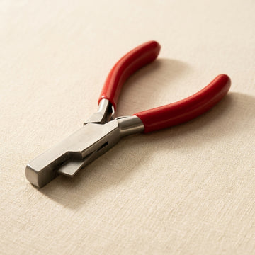 1.5 MM Leather Notching Pliers, Stainless Steel, 1.5 mm Notch Size, PVC Handle, Strap, Crafting, Jewellery Tool | Jewellery Making Tools | Toolsmith Ltd UK