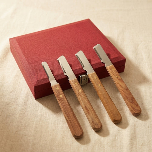 4-Piece Pet Grooming Stripping Knife Set, Stainless Steel Right Handed Design, Wood Handle Dog Cat Hair Comb/ Brush Kit with Fine, Small, Mediumv& Large Sizes | Pet Grooming Tools | Toolsmith Ltd UK